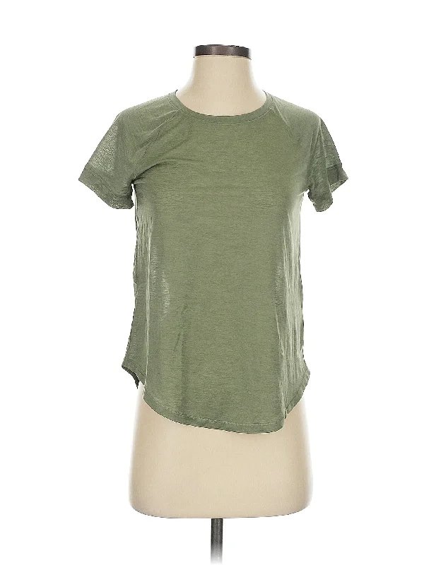 Stylish Women's Outerwear Apparel Active T Shirt